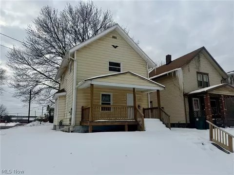 1721 SW Hammond Ave, Canton, OH 44706