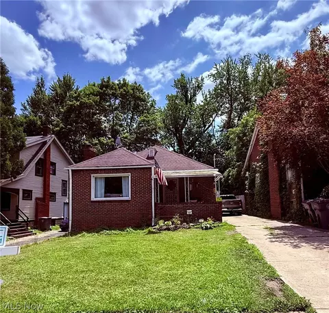127 Roslyn Dr, Youngstown, OH 44505