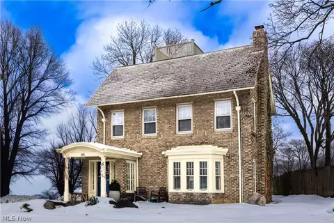 2829 Coventry Rd, Shaker Heights, OH 44120