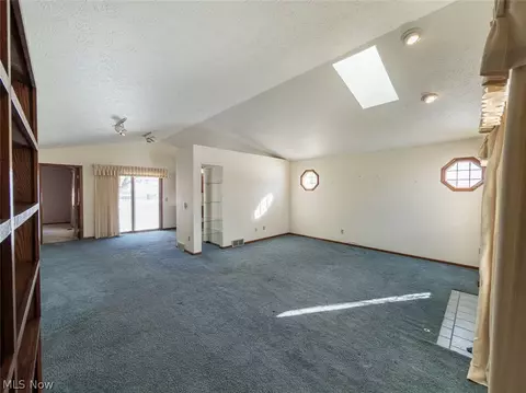3210 S Billingsgate Cir NW, Canton, OH 44708 photo 6