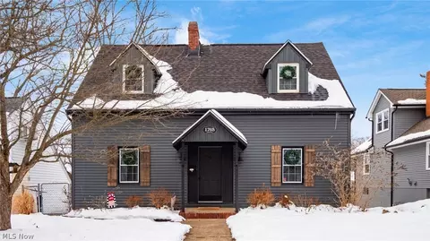 1765 Caleb Dr, Zanesville, OH 43701
