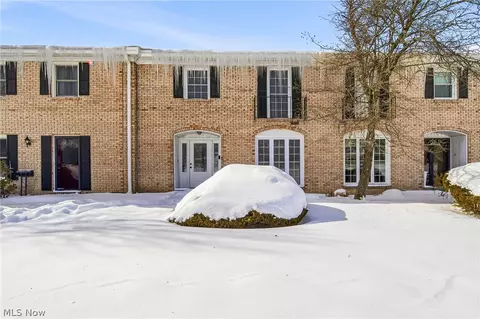824 S Chillicothe Rd #9, Aurora, OH 44202