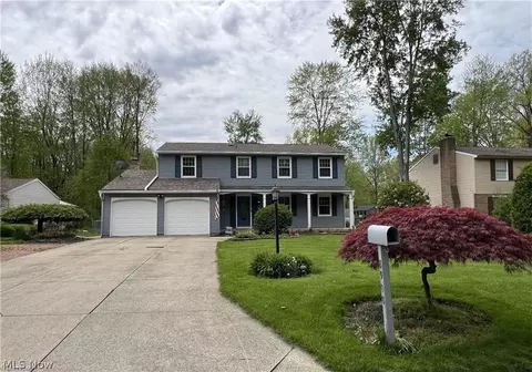 8908 Sherwood Dr NE, Warren, OH 44484
