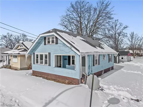 2111 21st St, Canton, OH 44705