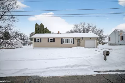 1720 W Hill Dr, Orrville, OH 44667