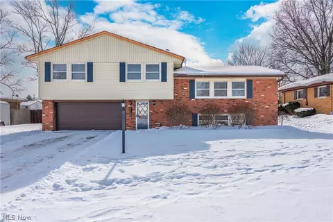 4132 Dennis Ln, Brunswick, OH 44212
