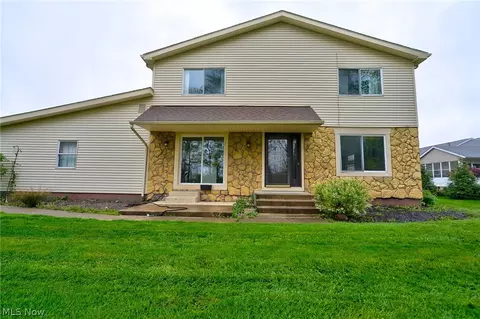 378 Deepwood Dr, Wadsworth, OH 44281