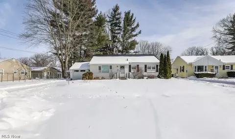 542 Sheldon St, Ravenna, OH 44266