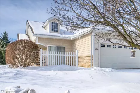 4325 Greenway Trail St NW, Massillon, OH 44647