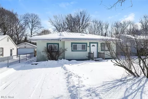 931 Crestline Dr, Akron, OH 44312