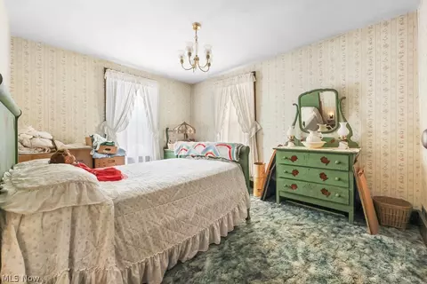 Bedroom - 18262 W Pine Lake Rd, Beloit, OH 44609 photo 6 of 9