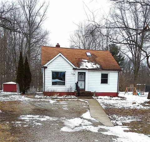 6172 Royalwood Rd, North Royalton, OH 44133