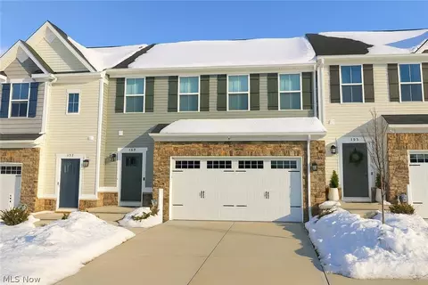 169 Topsail Dr, Medina, OH 44256