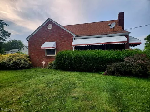 2328 Connecticut Ave, Youngstown, OH 44509