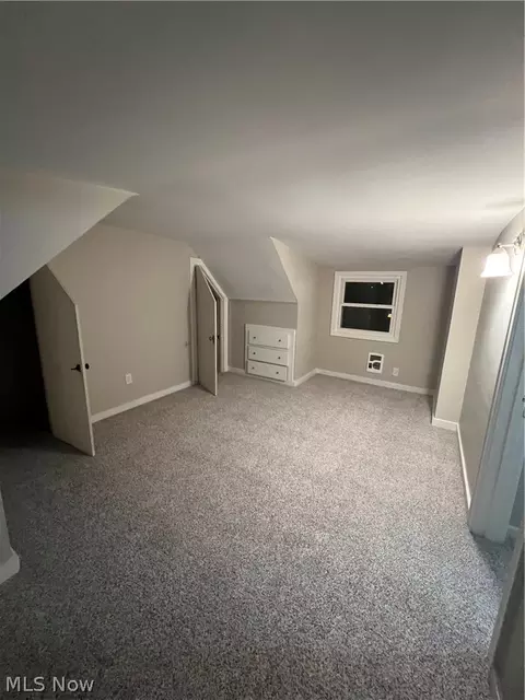 Bedroom - 1040 Windermere Dr, Willoughby, OH 44094 photo 2 of 8