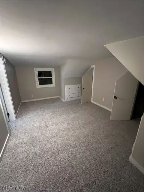 Bedroom - 1040 Windermere Dr, Willoughby, OH 44094 photo 1 of 8
