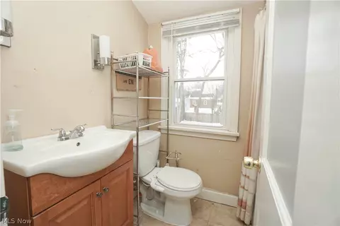 Bath - 86 Terrace Dr, Boardman, OH 44512 photo 2 of 3