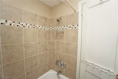 Bath - 86 Terrace Dr, Boardman, OH 44512 photo 3 of 3