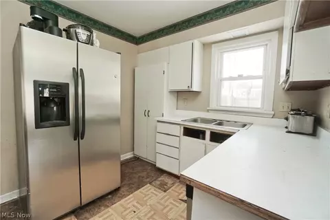 Kitchen - 86 Terrace Dr, Boardman, OH 44512 photo 1 of 2