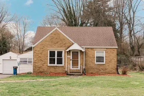 4462 20th St NW, Canton, OH 44708