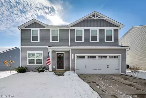 2688 Himelrigh Blvd, Barberton, OH 44203