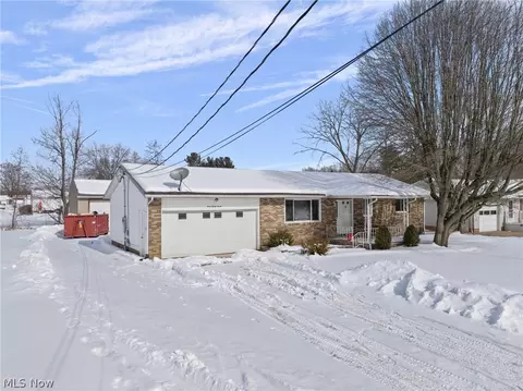 Exterior - 337 33rd St SW, Canton, OH 44706 photo 2 of 6