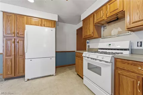 Kitchen - 337 33rd St SW, Canton, OH 44706 photo 4 of 4