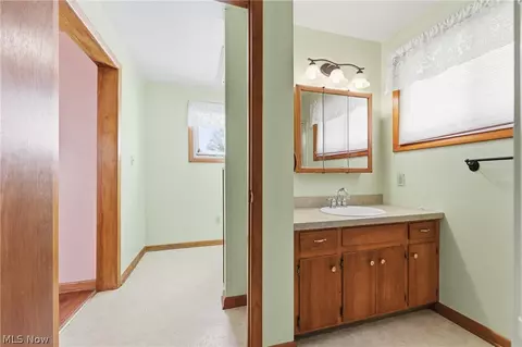 Entry Way - 337 33rd St SW, Canton, OH 44706 photo 1 of 2