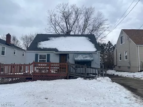 1726 Coventry St, Akron, OH 44301