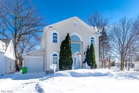 1229 Summit Dr, Mayfield Heights, OH 44124