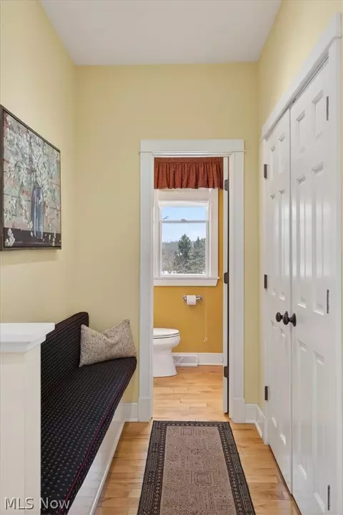 Entry Way - 11355 Beechnut Ln, Chardon, OH 44024 photo 3 of 8