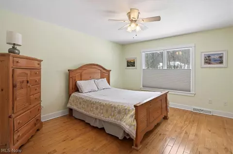 Bedroom - 11355 Beechnut Ln, Chardon, OH 44024 photo 5 of 5