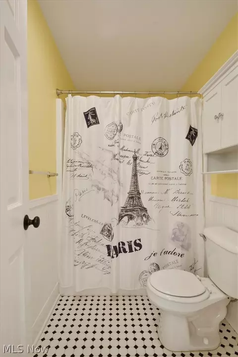 Bath - 11355 Beechnut Ln, Chardon, OH 44024 photo 6 of 7