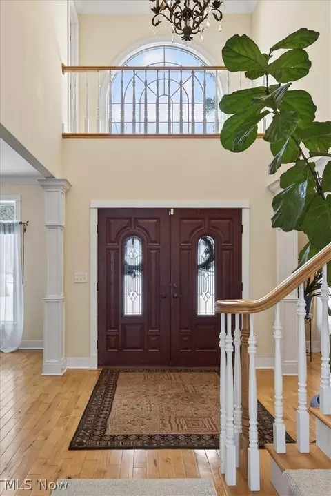 Entry Way - 11355 Beechnut Ln, Chardon, OH 44024 photo 6 of 8
