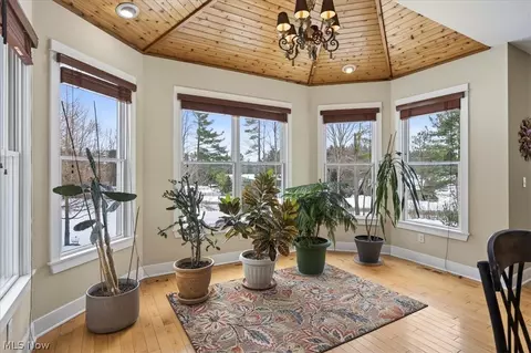 Entry Way - 11355 Beechnut Ln, Chardon, OH 44024 photo 1 of 8