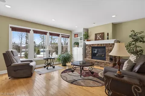 Living - 11355 Beechnut Ln, Chardon, OH 44024 photo 1 of 2
