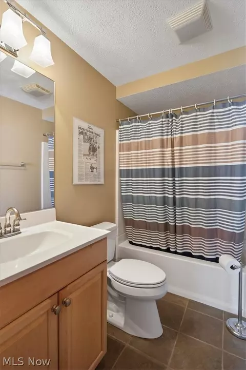 Bath - 11355 Beechnut Ln, Chardon, OH 44024 photo 7 of 7