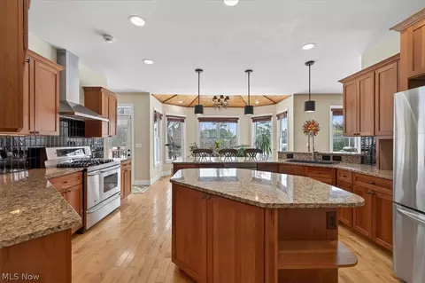 Kitchen - 11355 Beechnut Ln, Chardon, OH 44024 photo 2 of 6