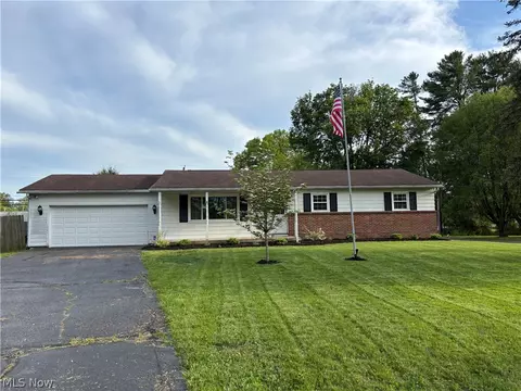 1188 Pfeifer Dr, Zanesville, OH 43701