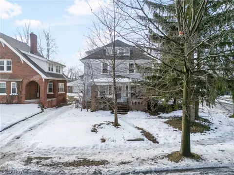 14622 Superior Rd, Cleveland, OH 44118