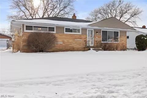 6888 Reid Dr, Parma Heights, OH 44130
