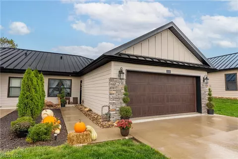 1009 Sycamore Ln, Millersburg, OH 44654