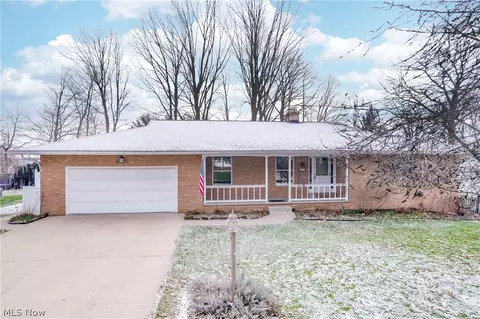 537 Park Ridge Dr, Munroe Falls, OH 44262