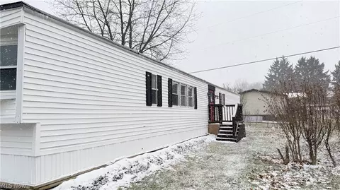 18592 Edwards Rd #94, Doylestown, OH 44230