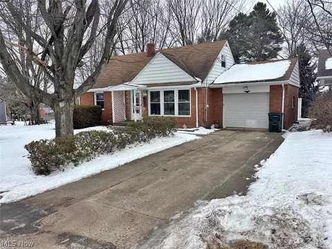 249 Liberty St E, East Canton, OH 44730