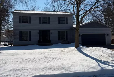 103 Pin Oak Trl, Seville, OH 44273