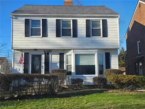 4489 Silsby Rd, University Heights, OH 44118