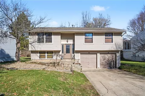 1067 Erin Dr, Kent, OH 44240