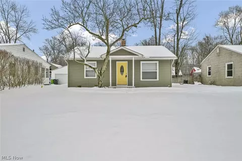 359 Dellwood Rd, Avon Lake, OH 44012