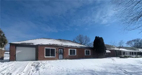 597 Hemlock Dr, Euclid, OH 44132